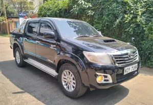 Toyota Hilux 2013 Black
