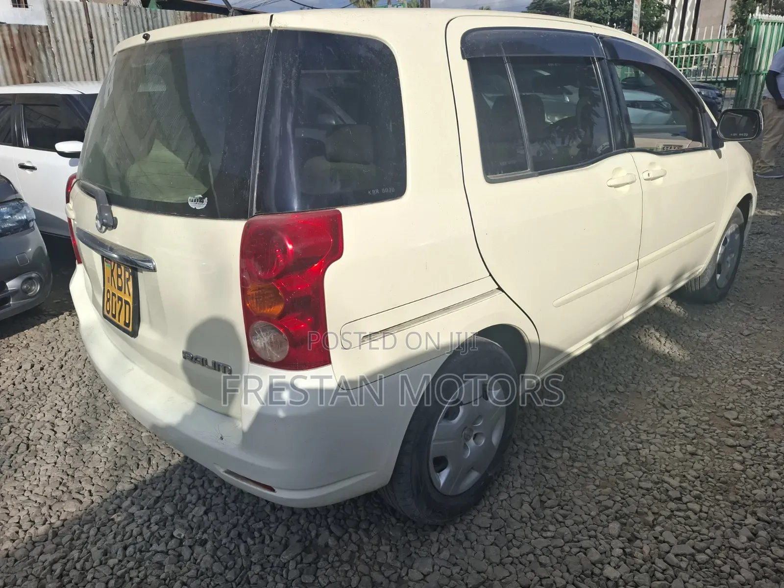 Toyota Raum 2006 White