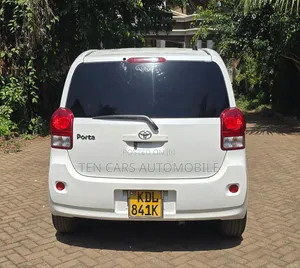 Toyota Porte 2015 White