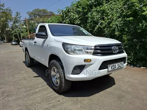 Toyota Hilux 2019 White