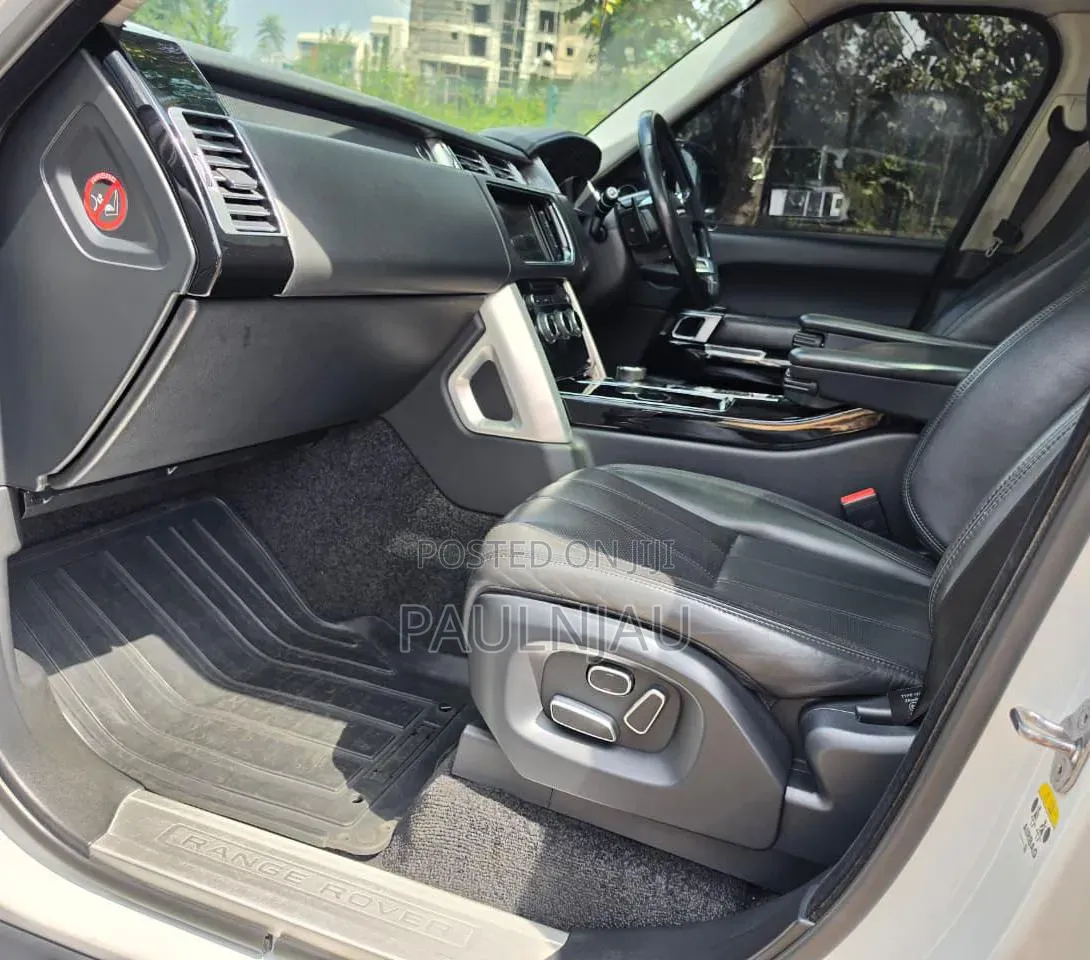 Land Rover Discovery 2013 White