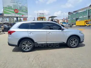 Mitsubishi Outlander 2016 Silver