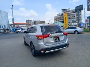 Mitsubishi Outlander 2016 Silver