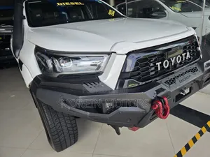 Toyota Hilux 2022 Off white