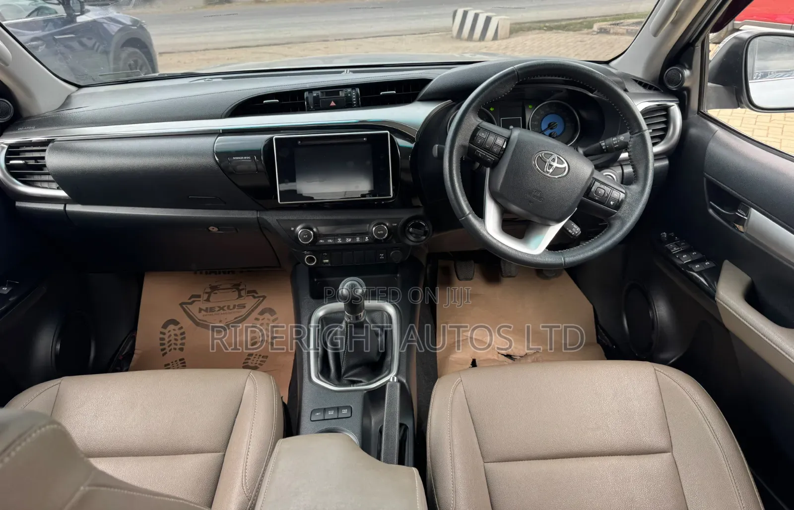 Toyota Hilux 2017 Silver