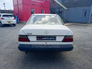 Mercedes-Benz E200 1986 White