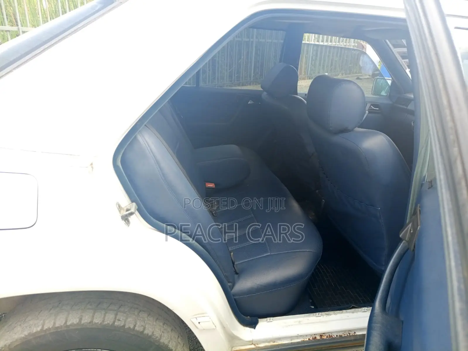 Mercedes-Benz E200 1986 White