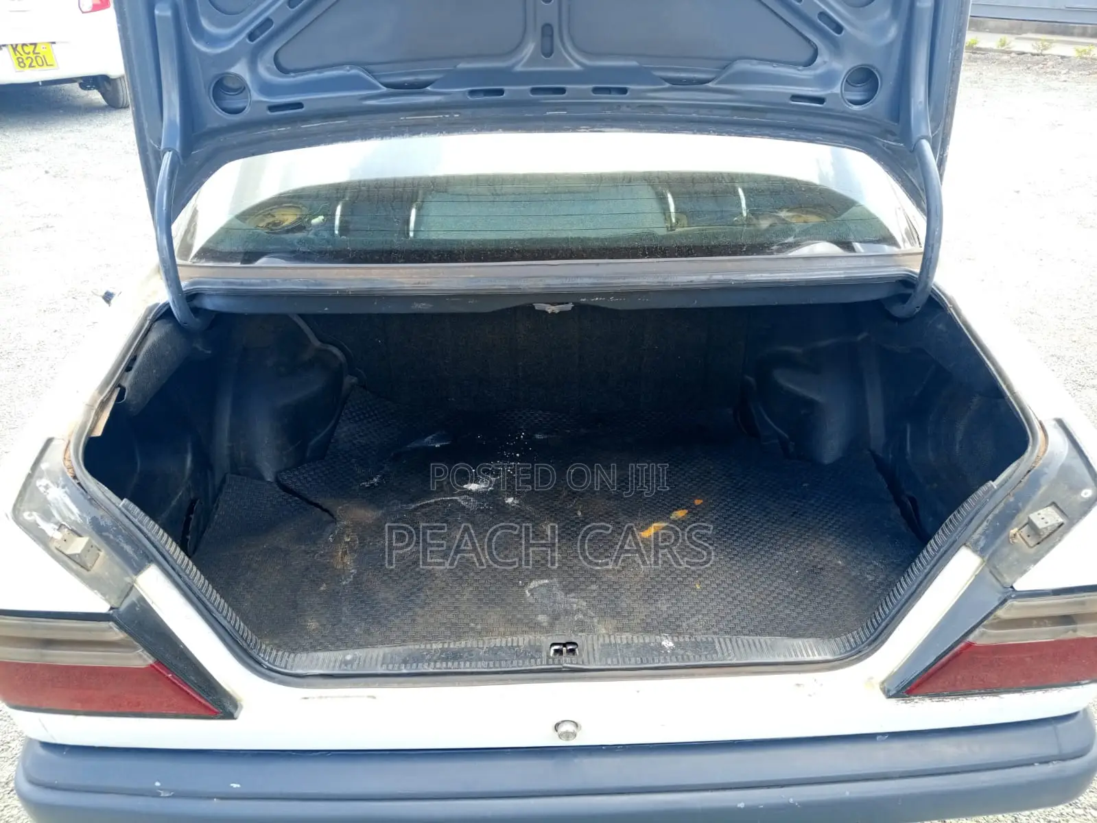 Mercedes-Benz E200 1986 White