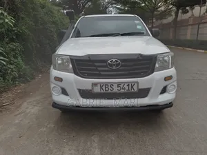 Toyota Hilux 2012 White