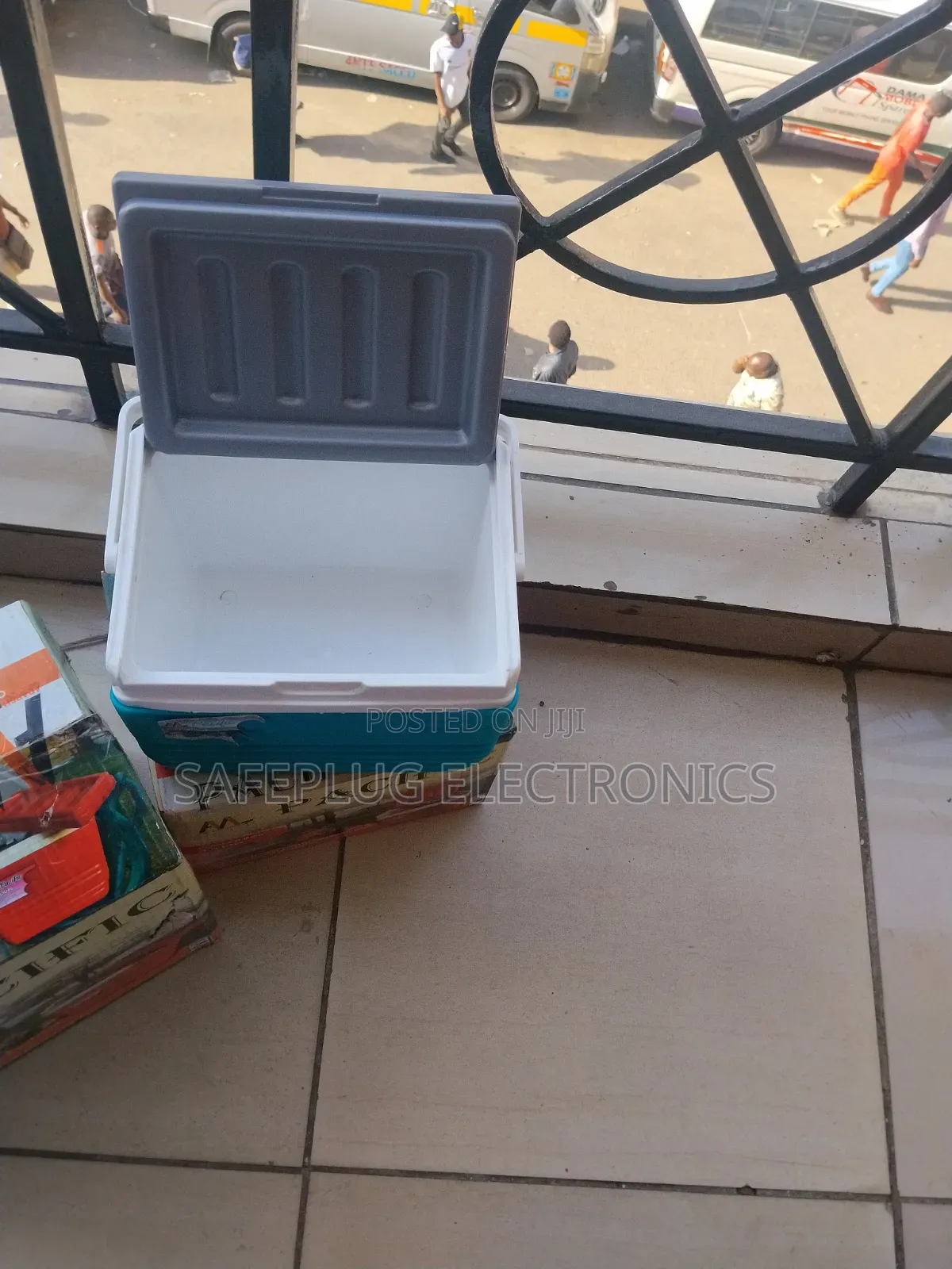 4.5L Pacific Cooler Box / Compact Ice Chest