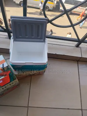 4.5L Pacific Cooler Box / Compact Ice Chest