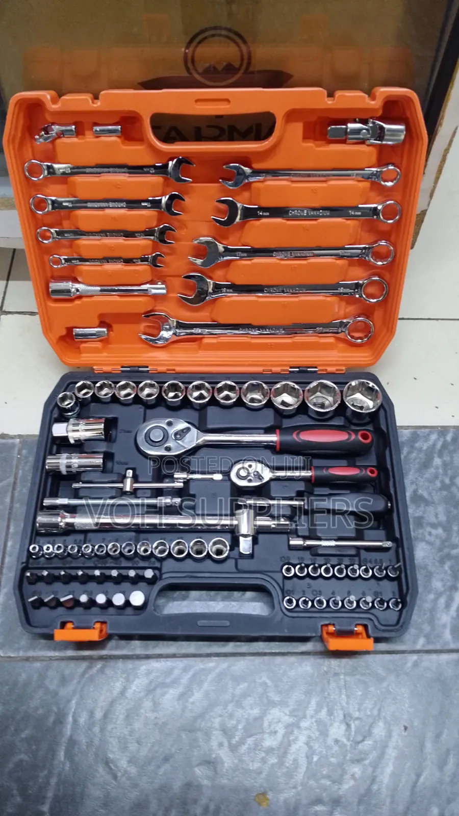 82-Piece Professional Socket Wrench Tool Set