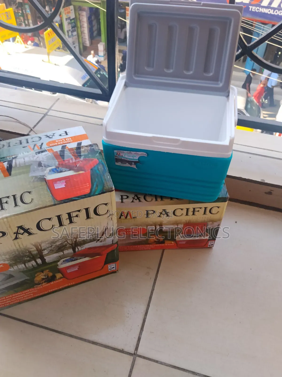 Pacific 4.5L Chiller and Ice Cooler Box