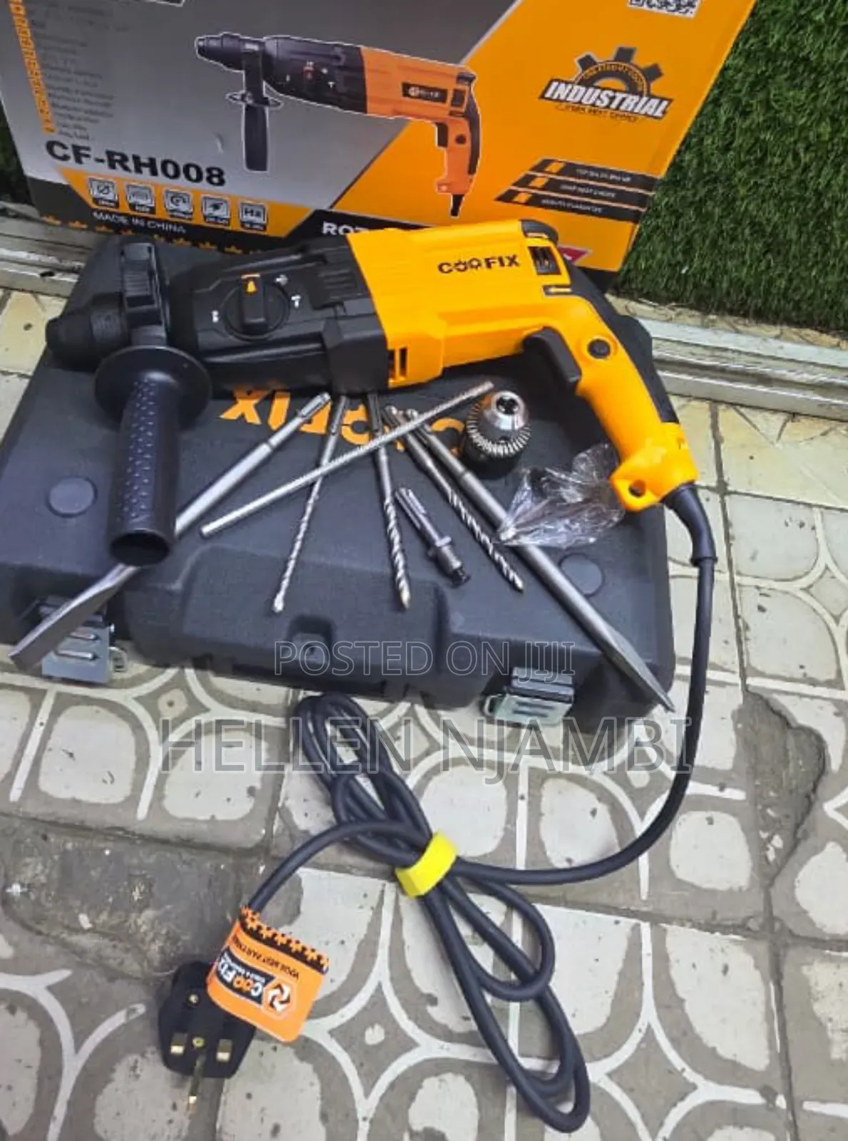 Coofix Rotary Hammer 850watts -Comes With an Extra Chunk