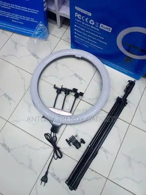 LJJ-45 LED Fill Light With Adjustable Stand 3 Phone Holders