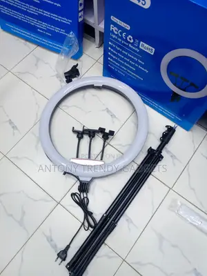 LJJ-45 LED Fill Light With Adjustable Stand 3 Phone Holders