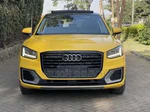 Audi Q2 2019 Yellow