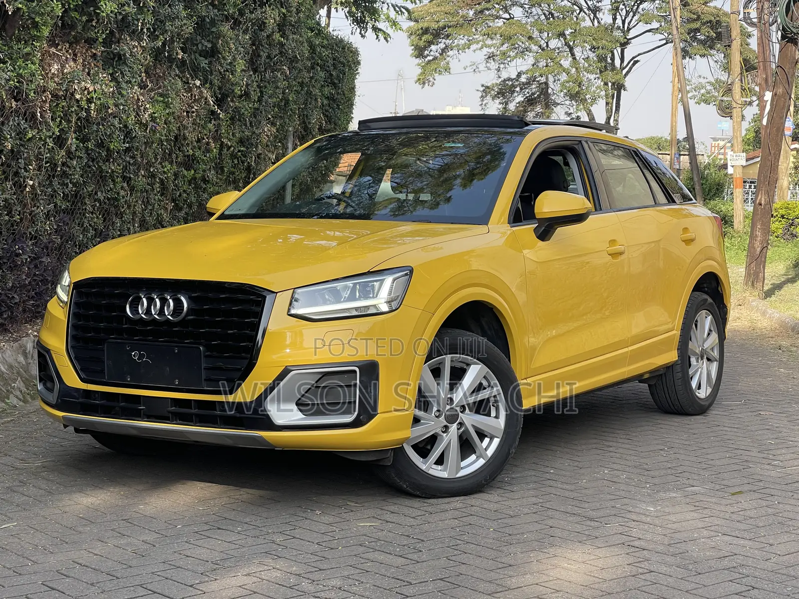 Audi Q2 2019 Yellow