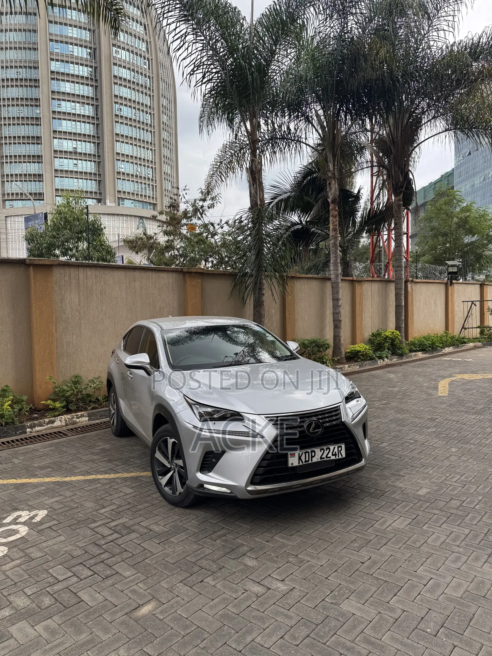 Lexus NX 2017 Silver
