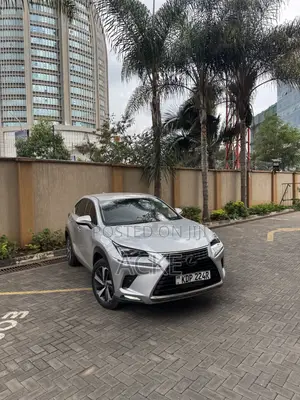 Lexus NX 2017 Silver