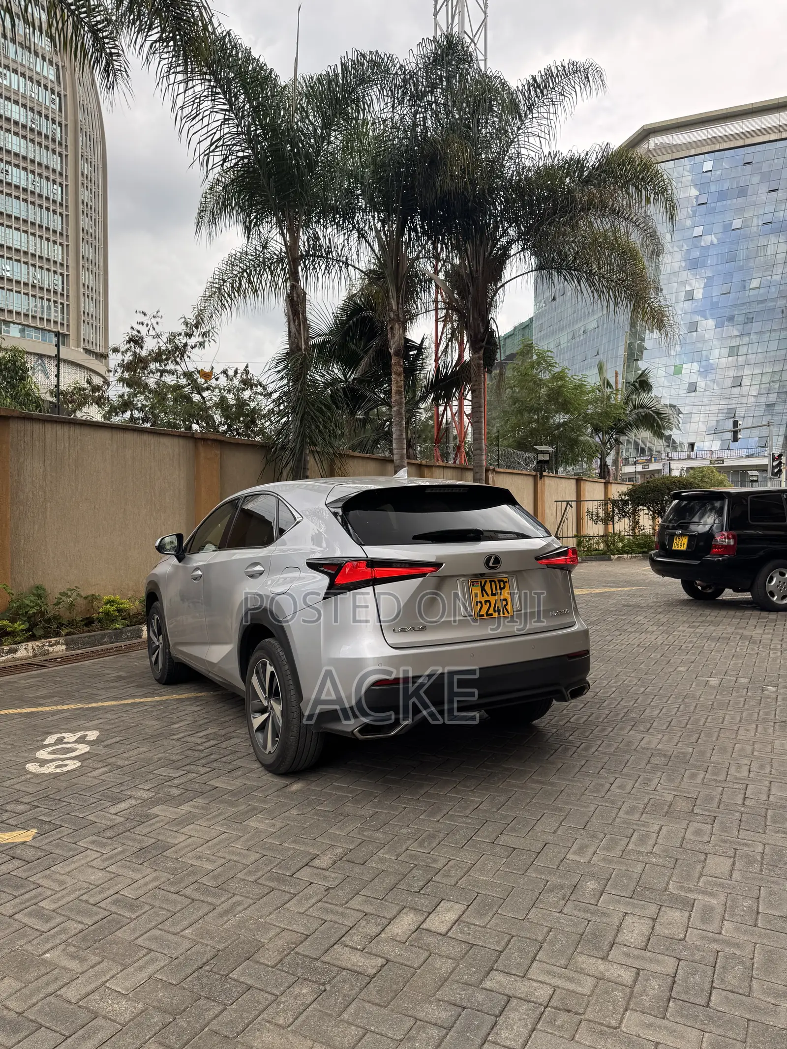 Lexus NX 2017 Silver