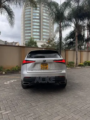 Lexus NX 2017 Silver