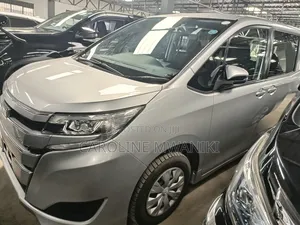 Toyota Noah 2020 Silver