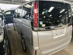 Toyota Noah 2020 Silver