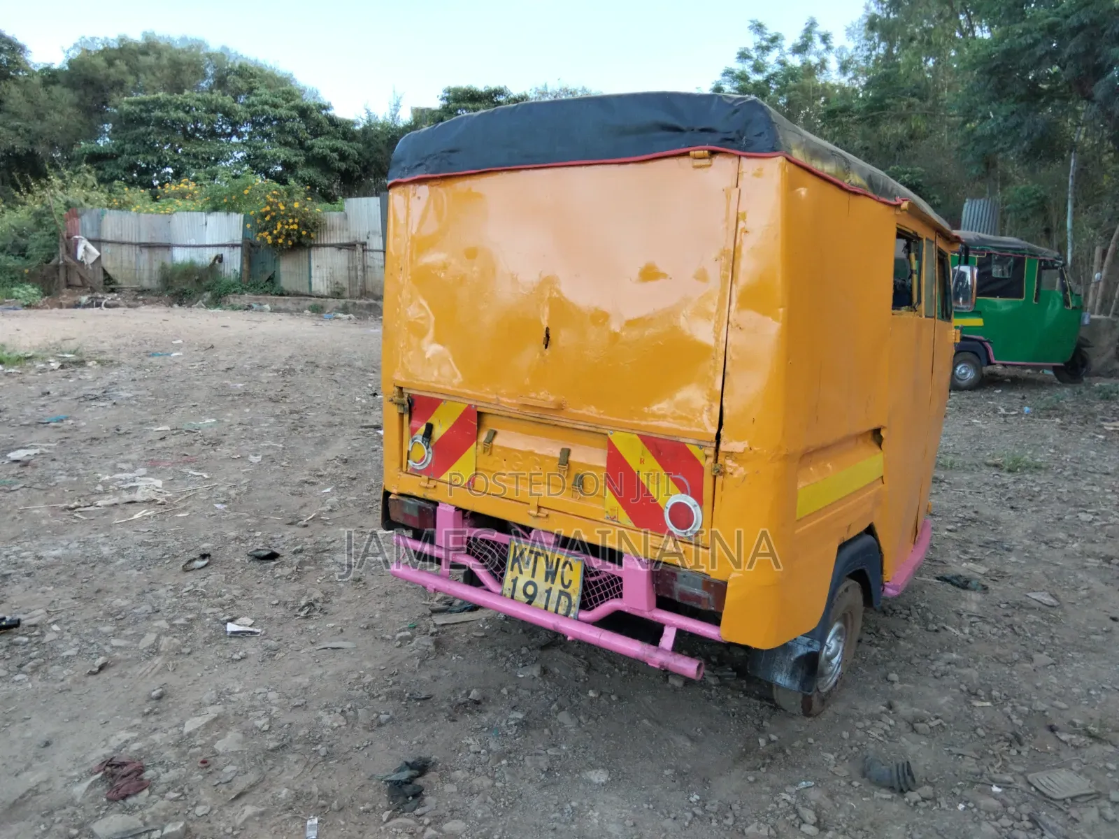 Piaggio 2020 Yellow