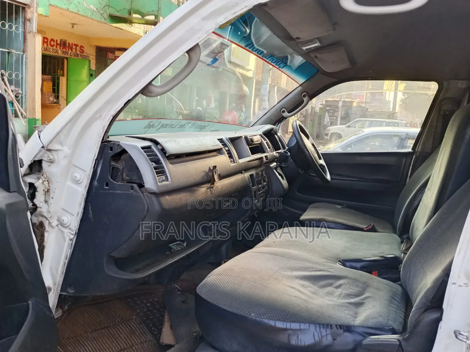 Toyota HiAce 2011 White
