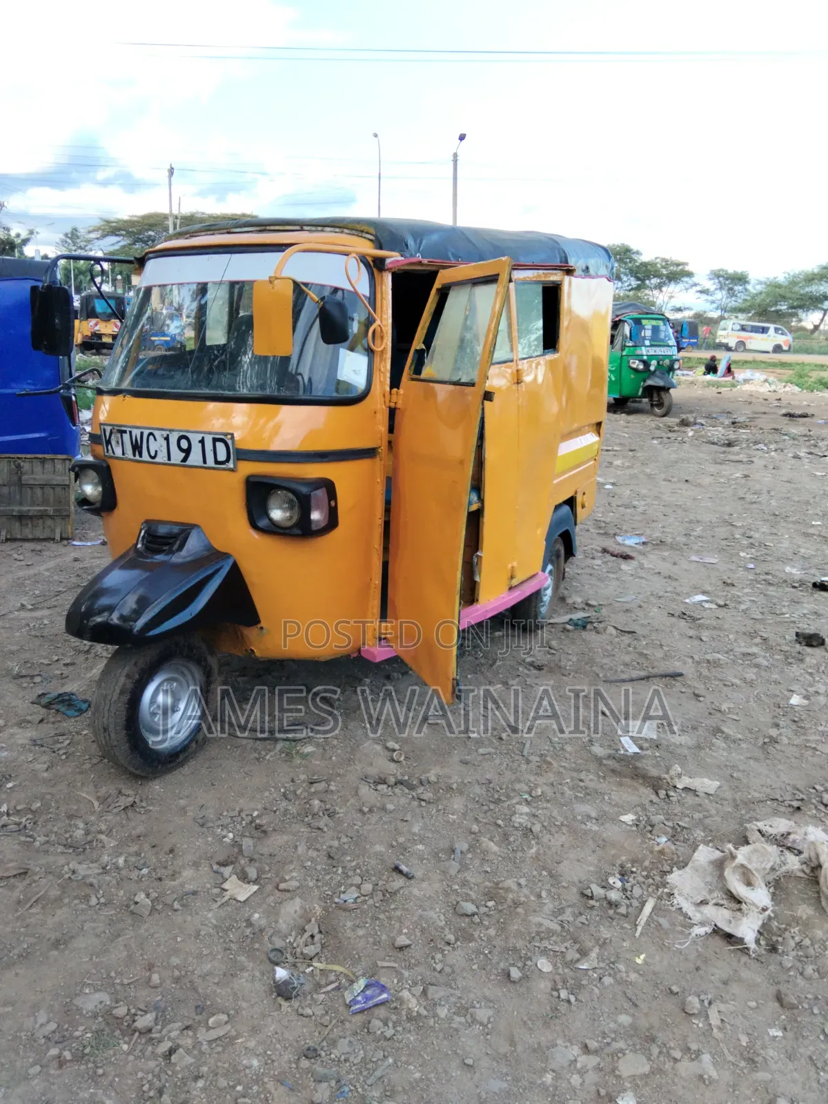 Piaggio 2020 Yellow