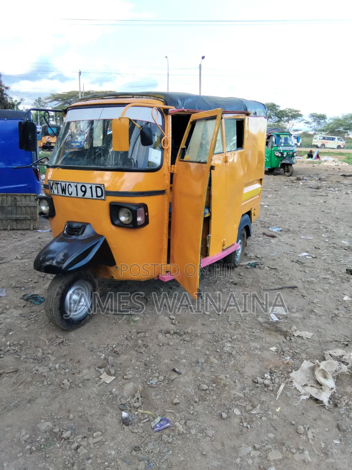 Piaggio 2020 Yellow