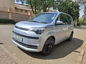Toyota Spade 2014 Silver