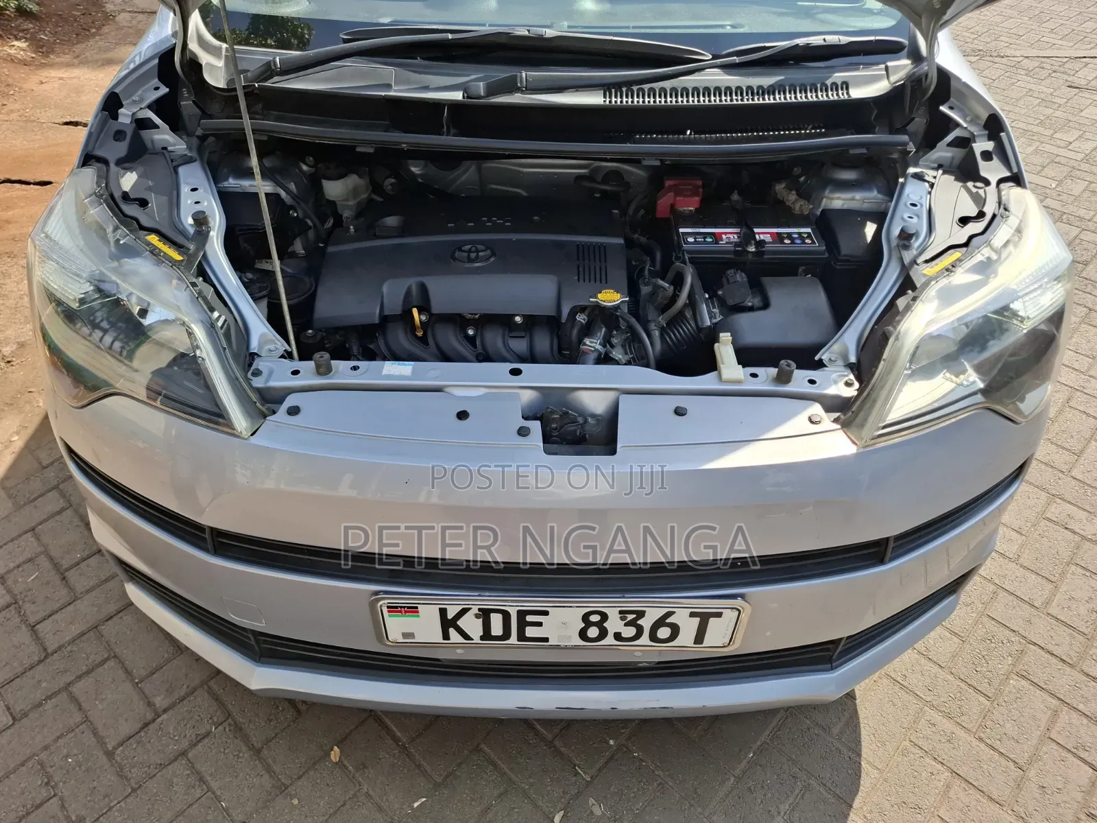 Toyota Spade 2014 Silver