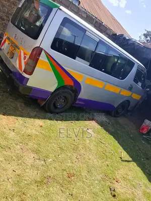 Toyota HiAce 2011 Silver