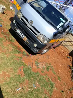 Toyota HiAce 2011 Silver