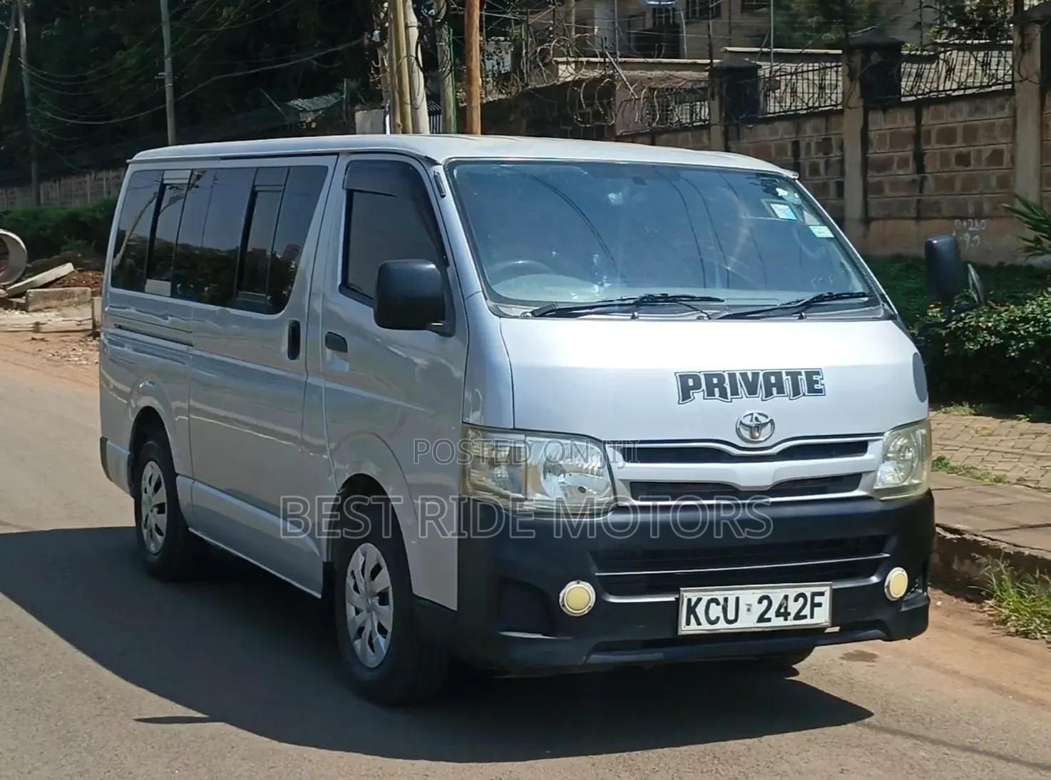 Toyota HiAce 2012 Silver