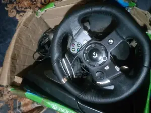 Logitech G920 Driving Force Racing Wheel Pedals -Excellent Condition