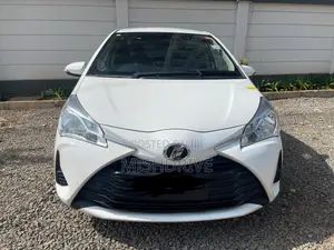 Toyota Vitz 1.0 FWD 5dr 2019 Silver