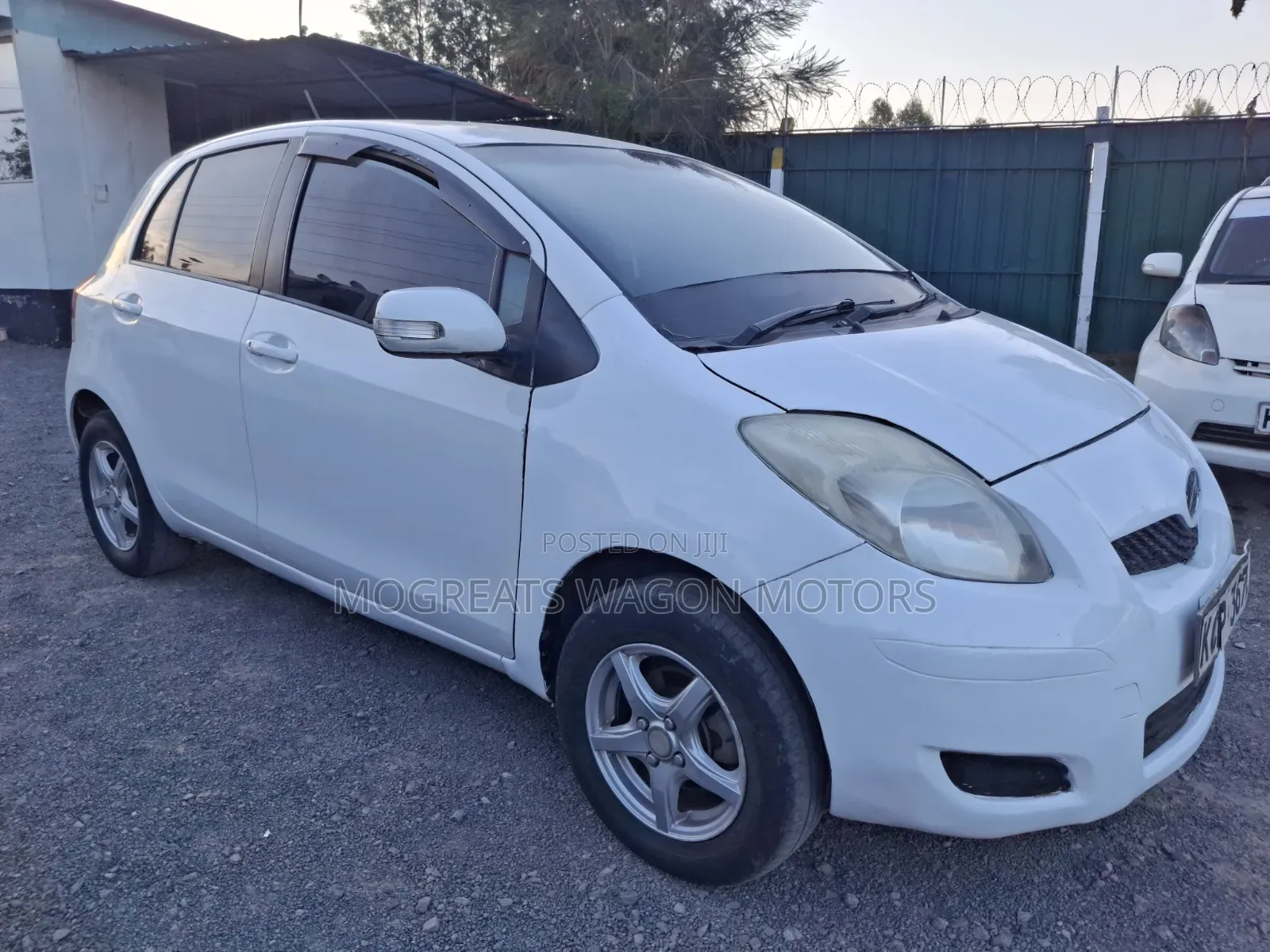 Toyota Vitz 2011 White
