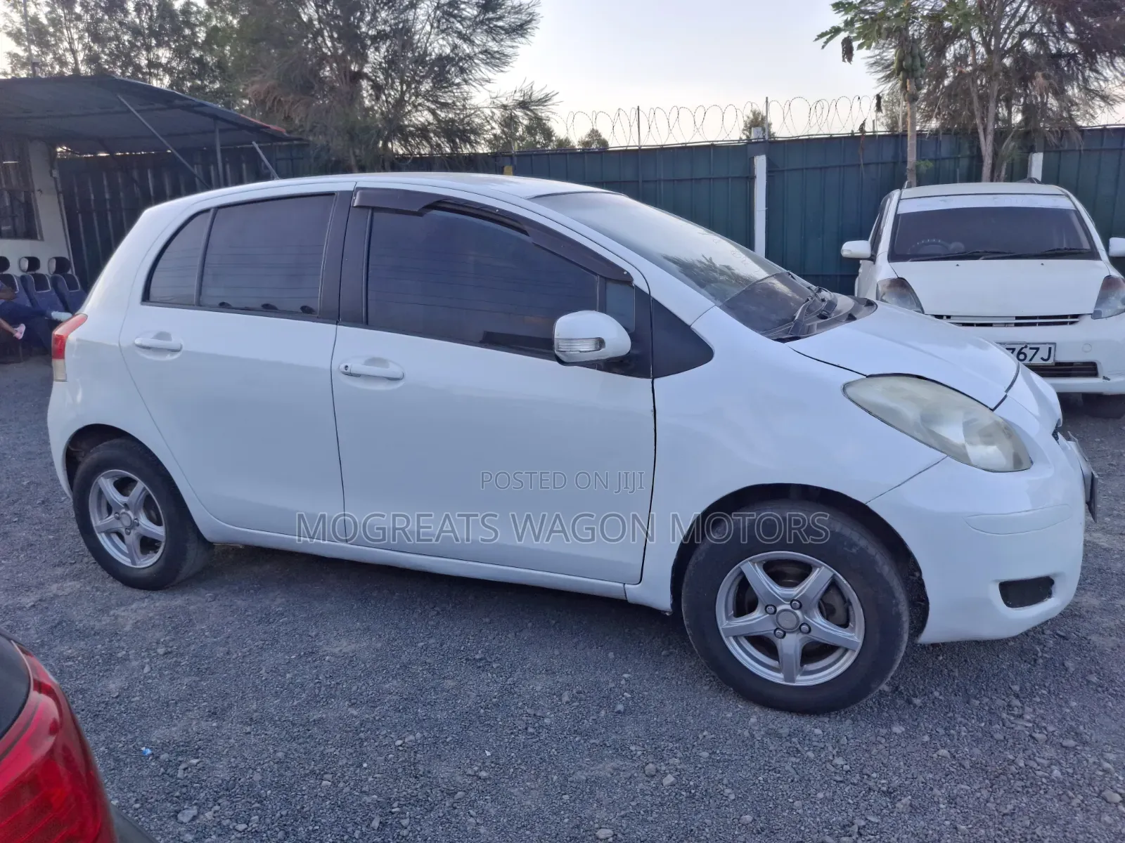 Toyota Vitz 2011 White