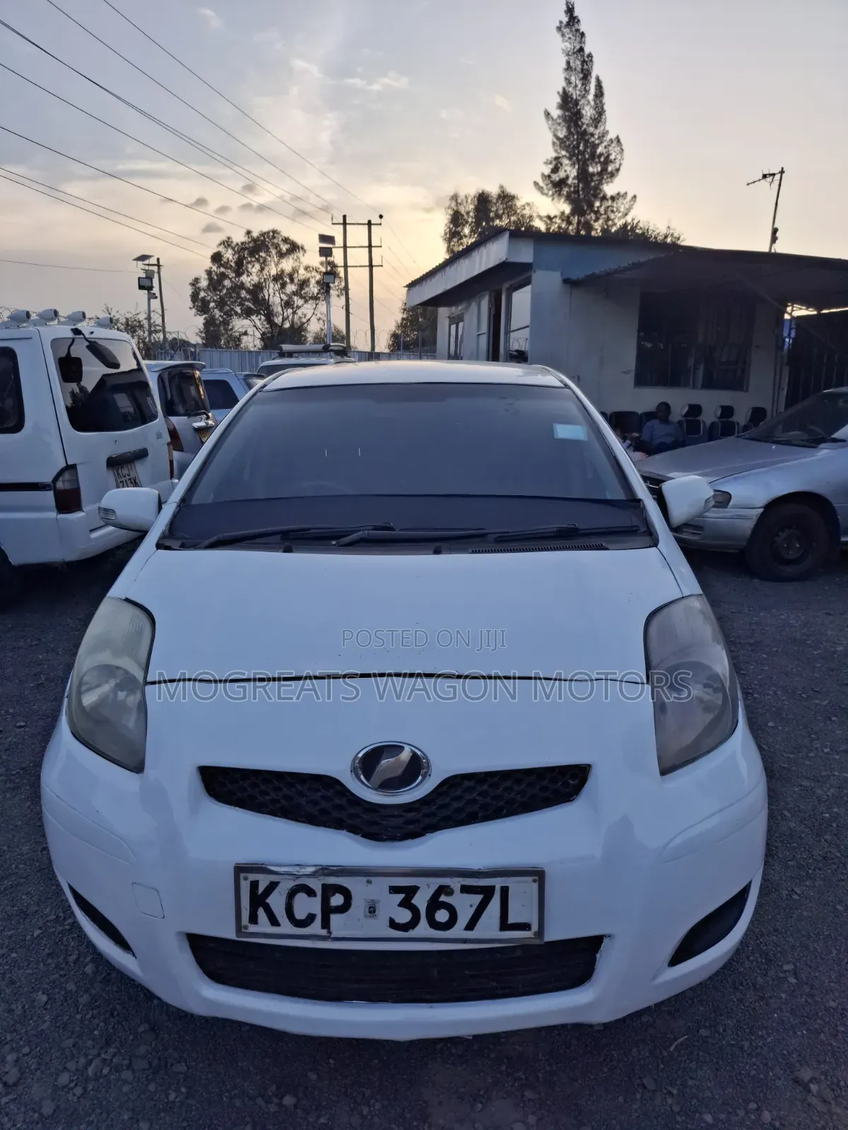 Toyota Vitz 2011 White