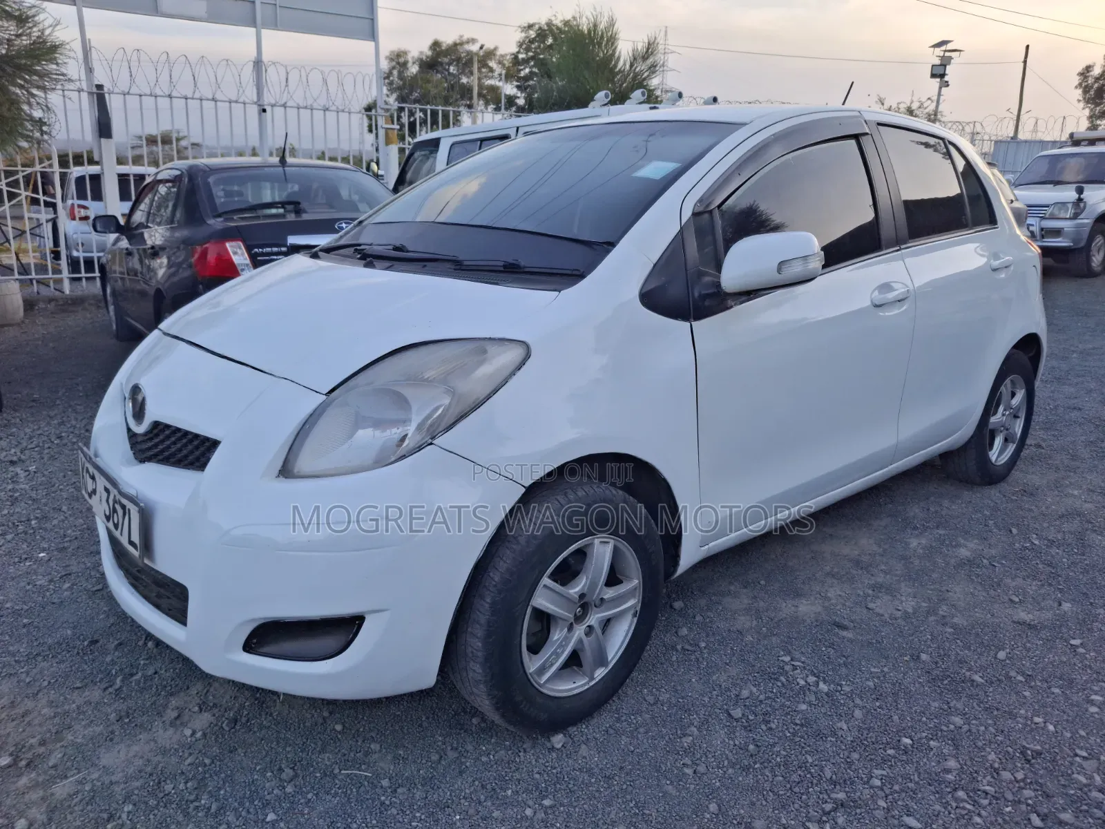 Toyota Vitz 2011 White