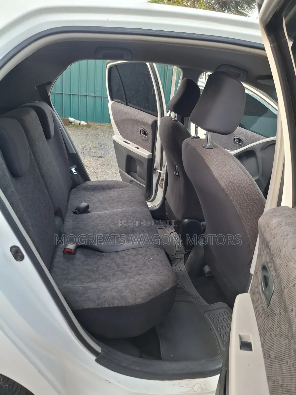Toyota Vitz 2011 White