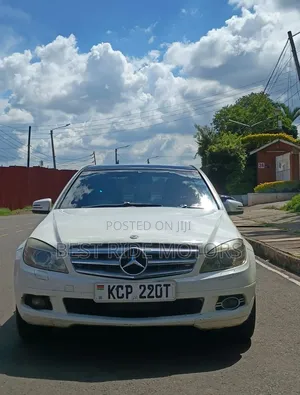 Mercedes-Benz C200 2010 White