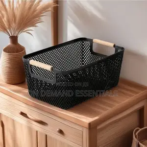Large Size Modern Hard Plastic Storage Basket With Wooden Handles