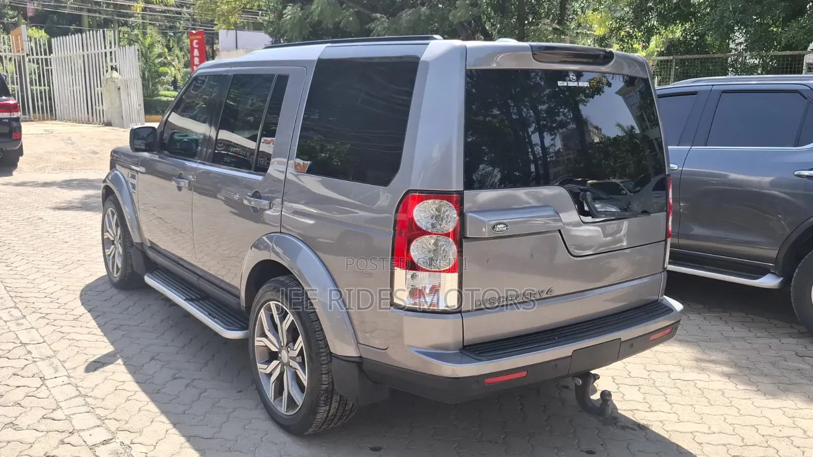 Land Rover Discovery 2012 Gray