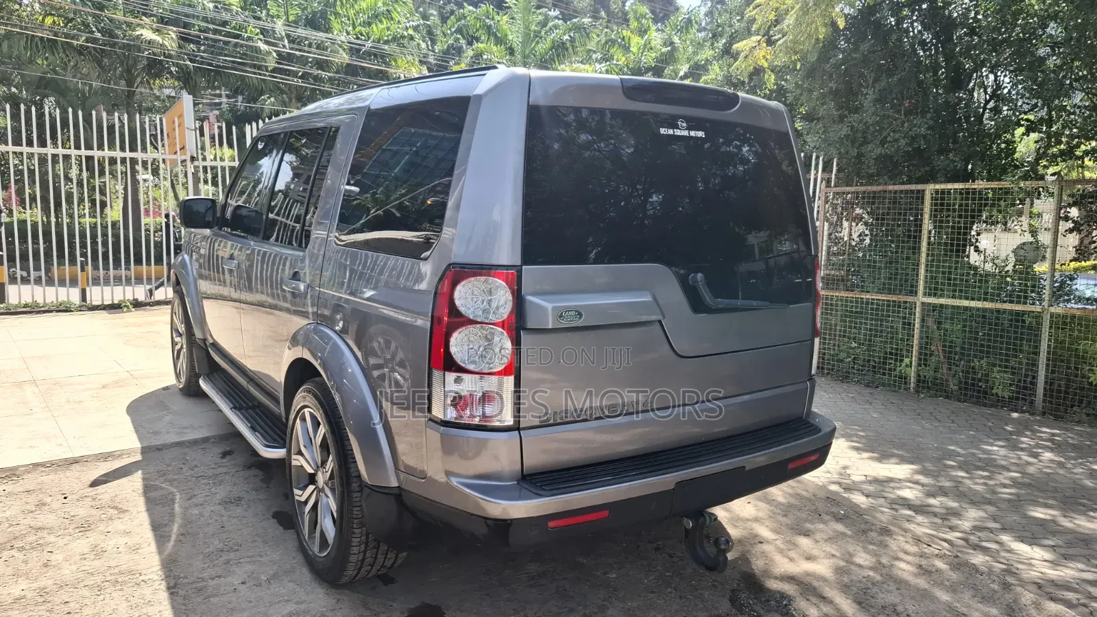 Land Rover Discovery 2012 Gray
