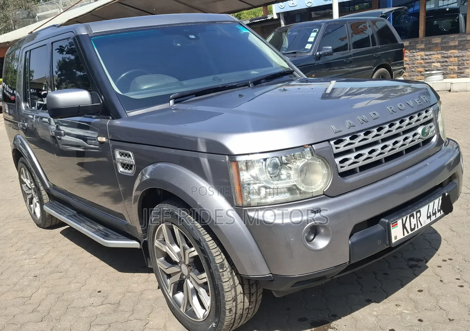 Land Rover Discovery 2012 Gray