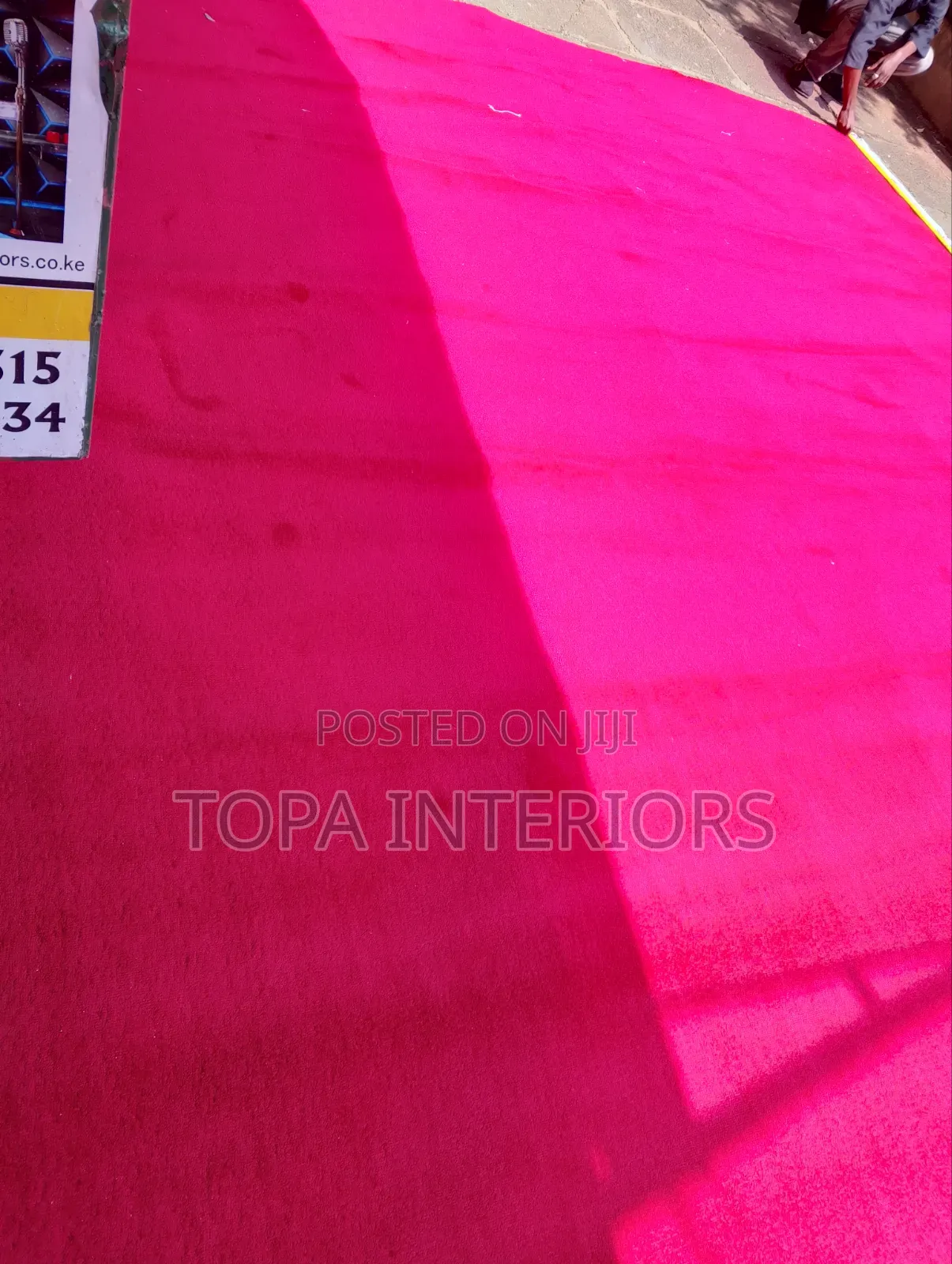 Soft Fluffy Warm Floor Insulation Wall to Wall Carpets Installation